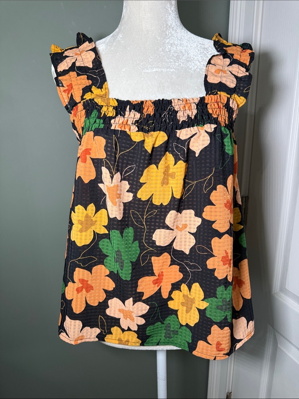 Who What Wear Floral Smocked Ruffle Strap Tank Top Medium
